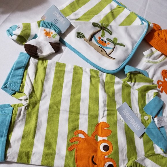 Gymboree Cuddly Crab NWT Blanket, 3-6 month socks, hat, bodysuit, romper & shoes - Picture 4 of 6